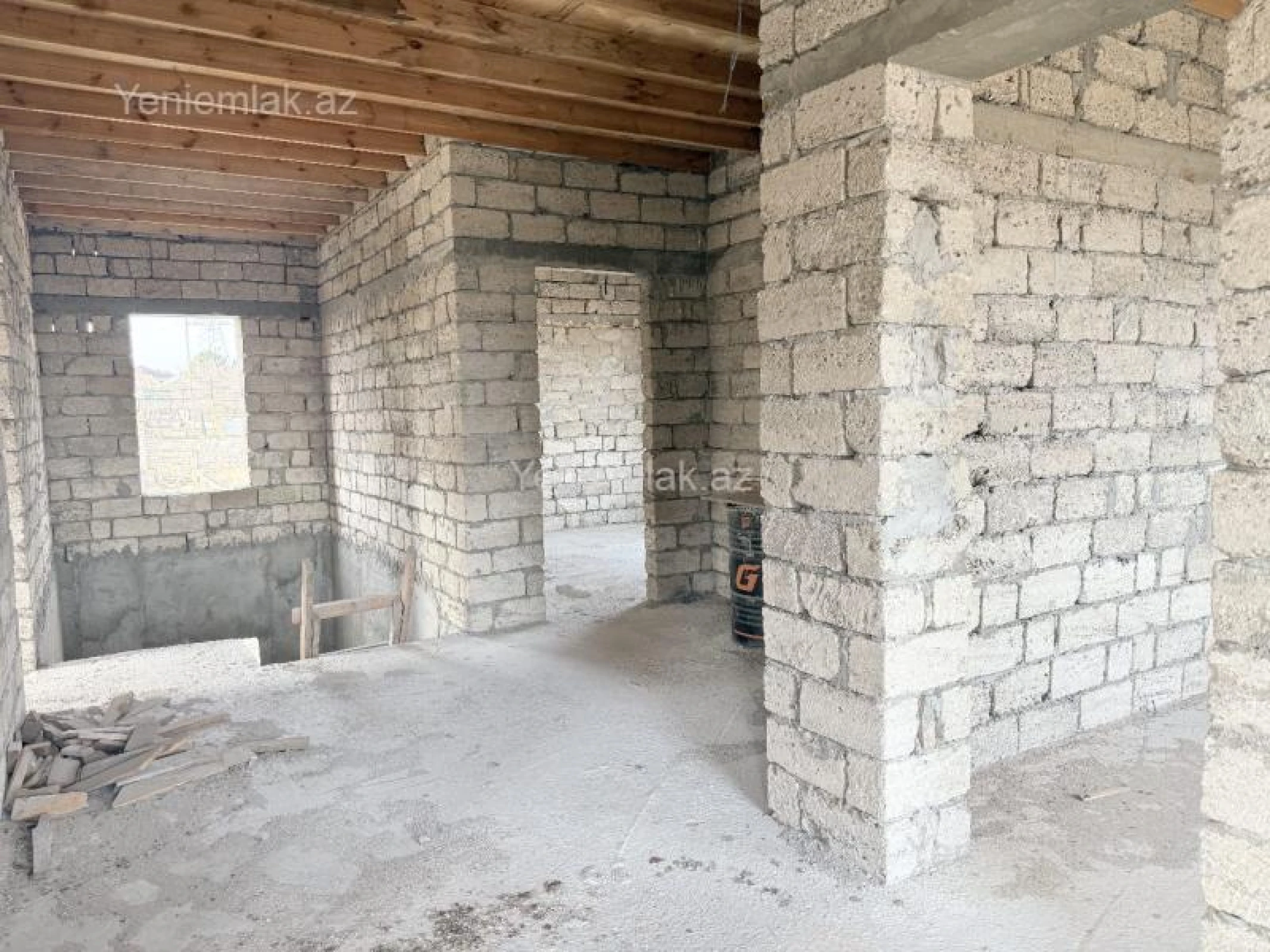 Satılır 6 otaqlı həyət evi 280 m²