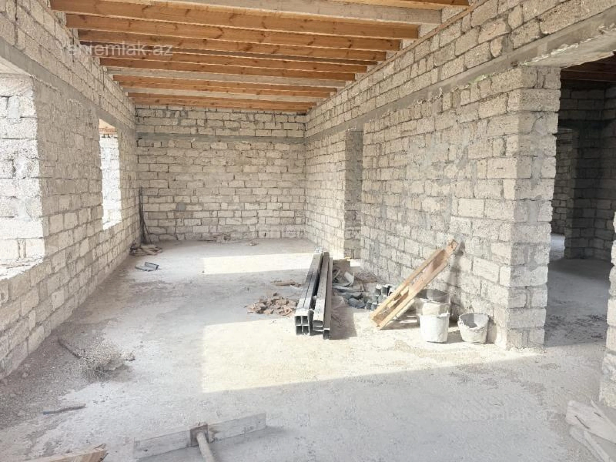 Satılır 6 otaqlı həyət evi 280 m²