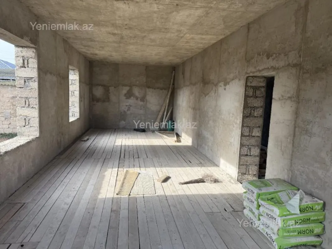 Satılır 6 otaqlı həyət evi 280 m²