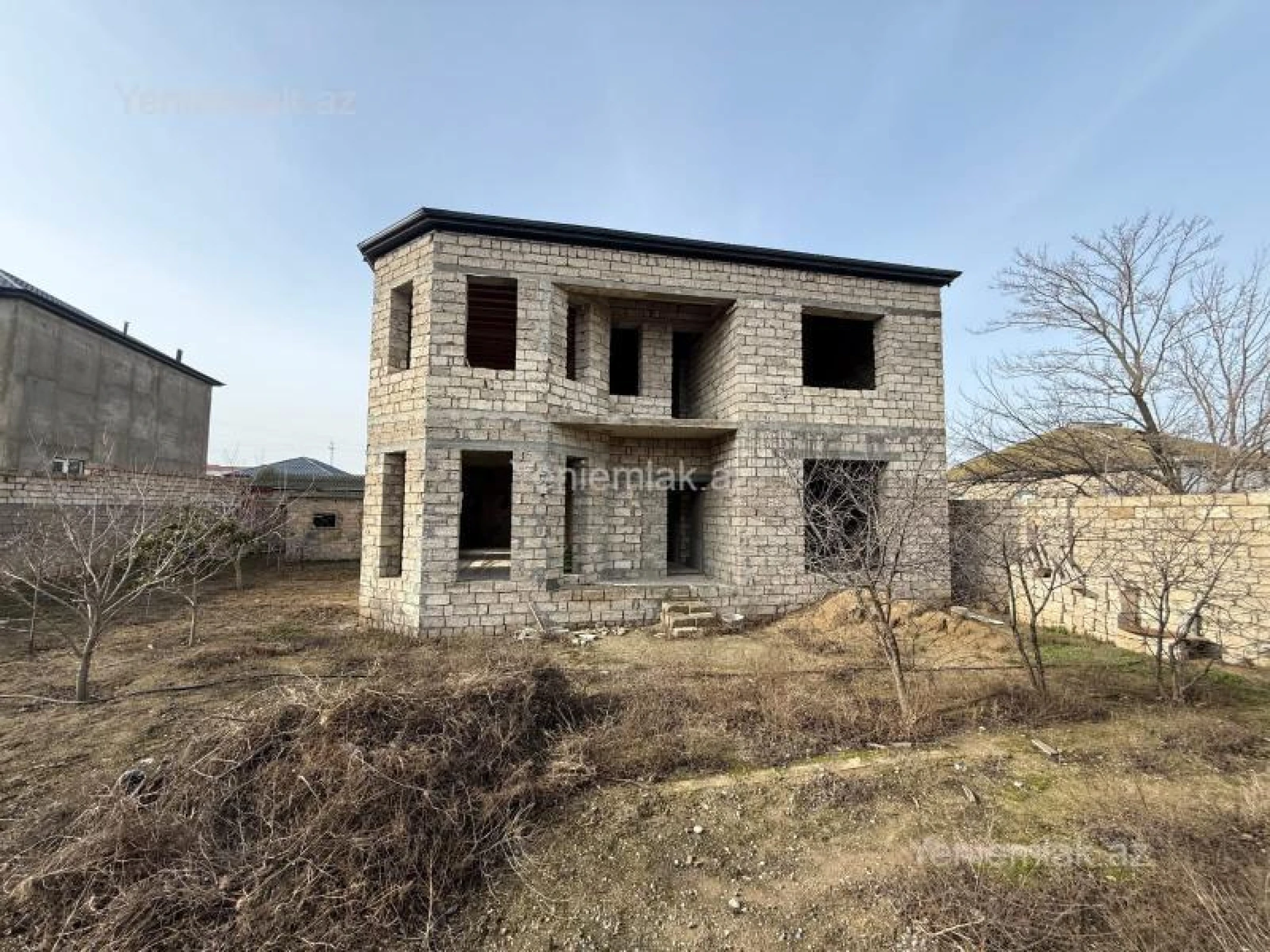 Satılır 6 otaqlı həyət evi 280 m²