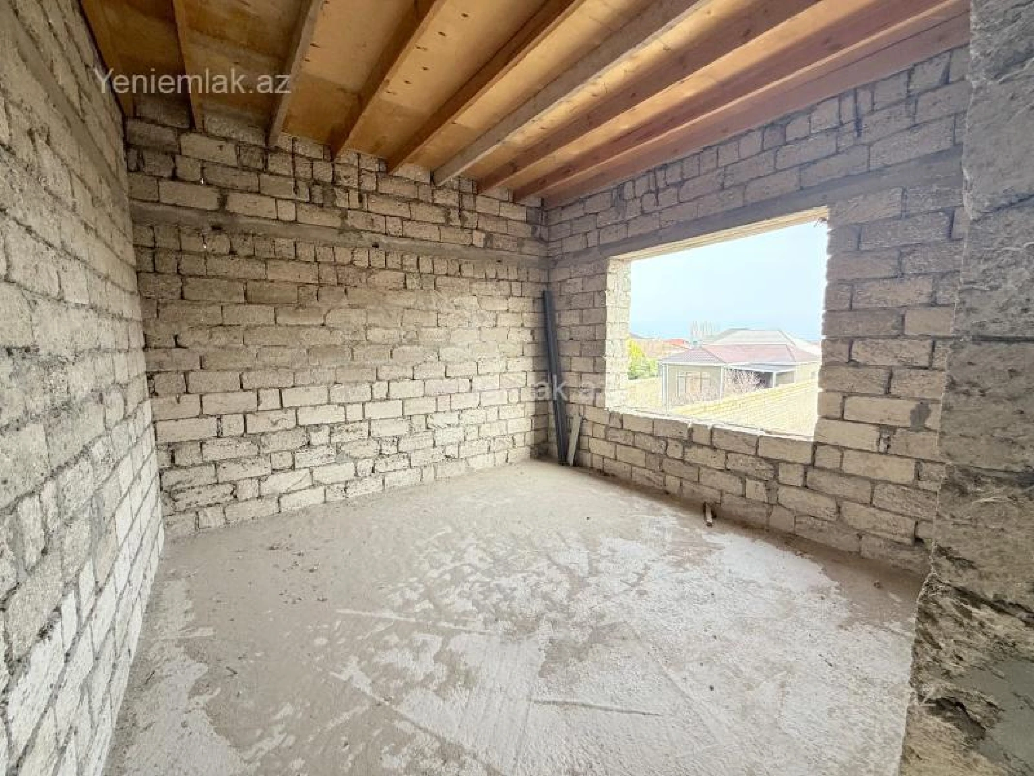 Satılır 6 otaqlı həyət evi 280 m²