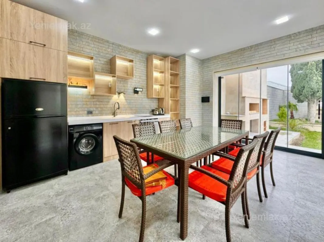 Satılır 4 otaqlı həyət evi 180 m²