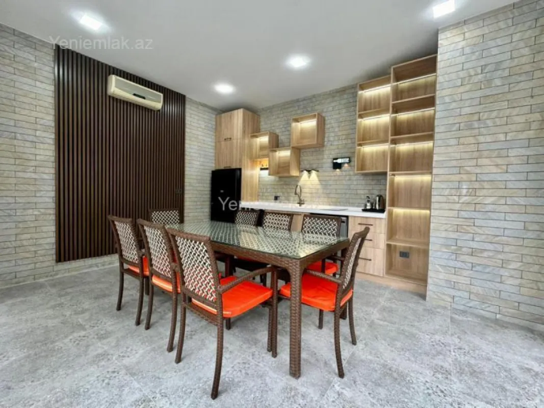 Satılır 4 otaqlı həyət evi 180 m²