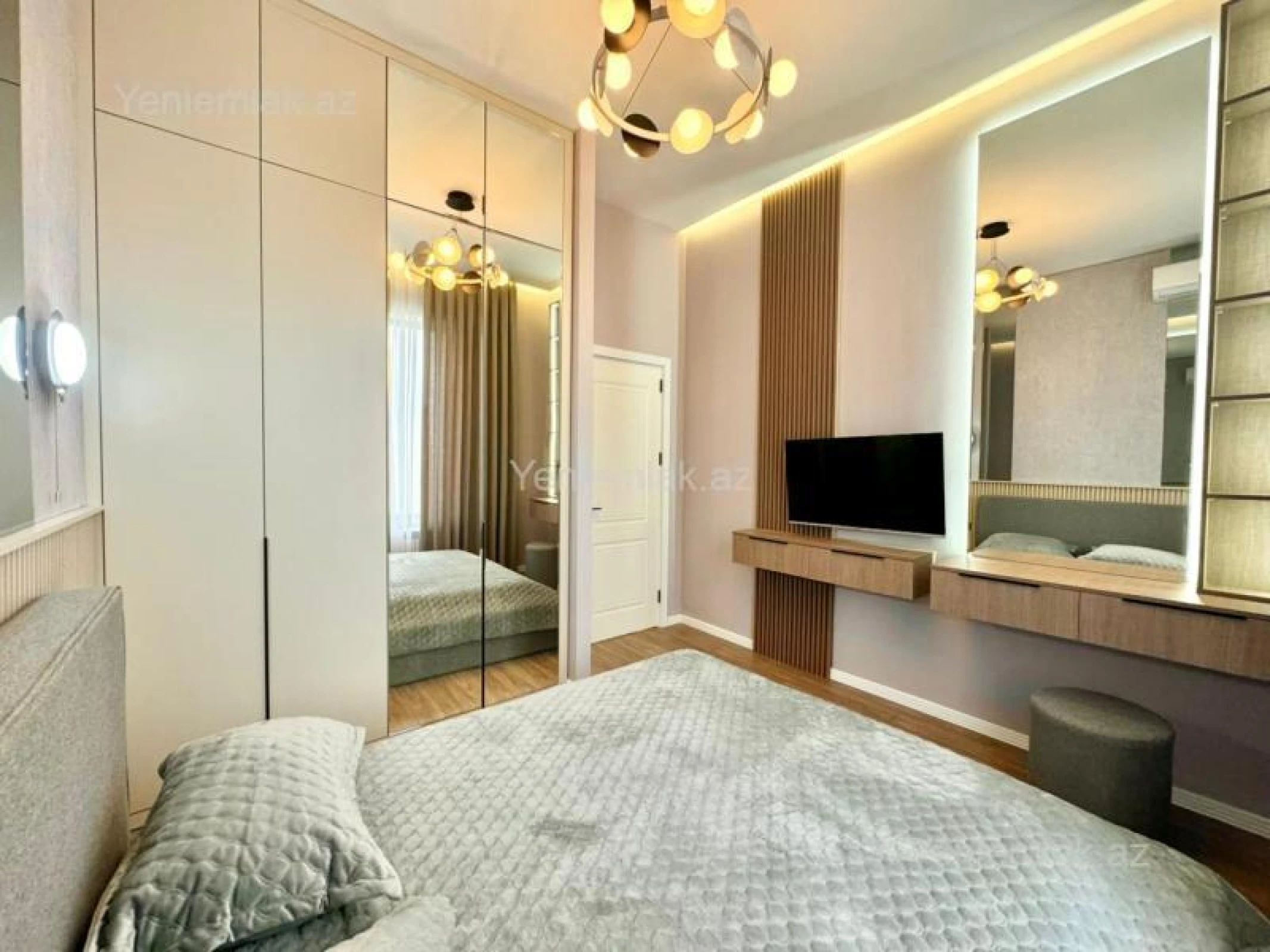 Satılır 4 otaqlı həyət evi 180 m²