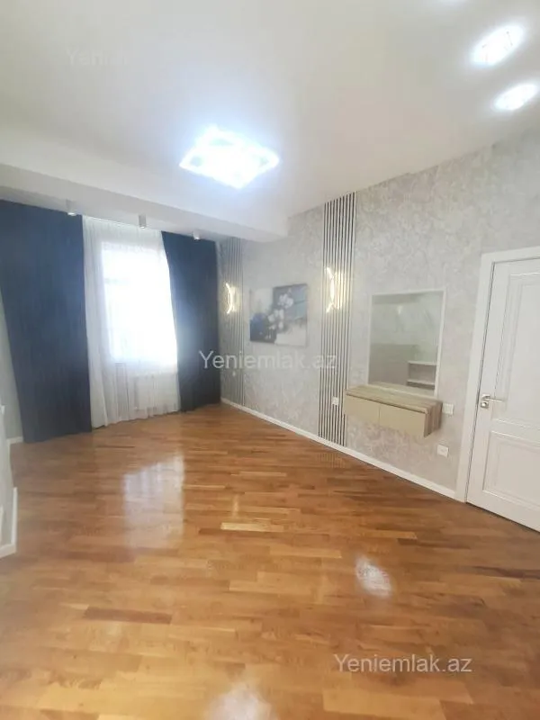 Satılır 3 otaqlı yeni tikili 120 m²