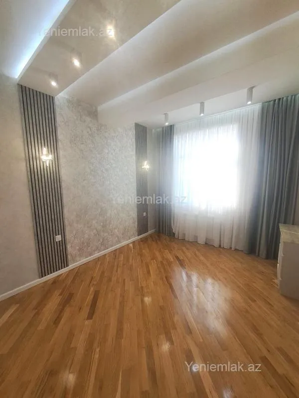 Satılır 3 otaqlı yeni tikili 120 m²