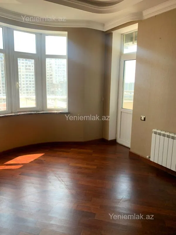 Satılır 3 otaqlı yeni tikili 131 m²