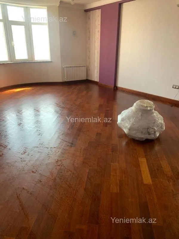 Satılır 3 otaqlı yeni tikili 131 m²