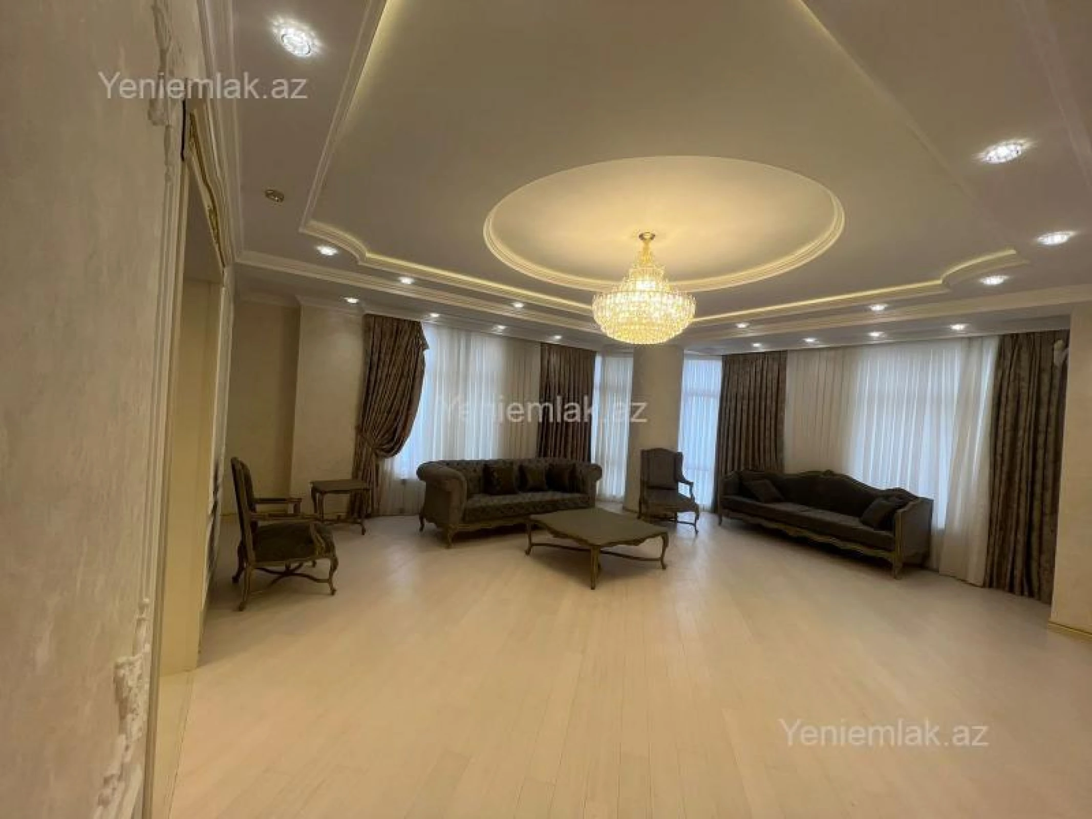 Satılır 3 otaqlı yeni tikili 135 m²
