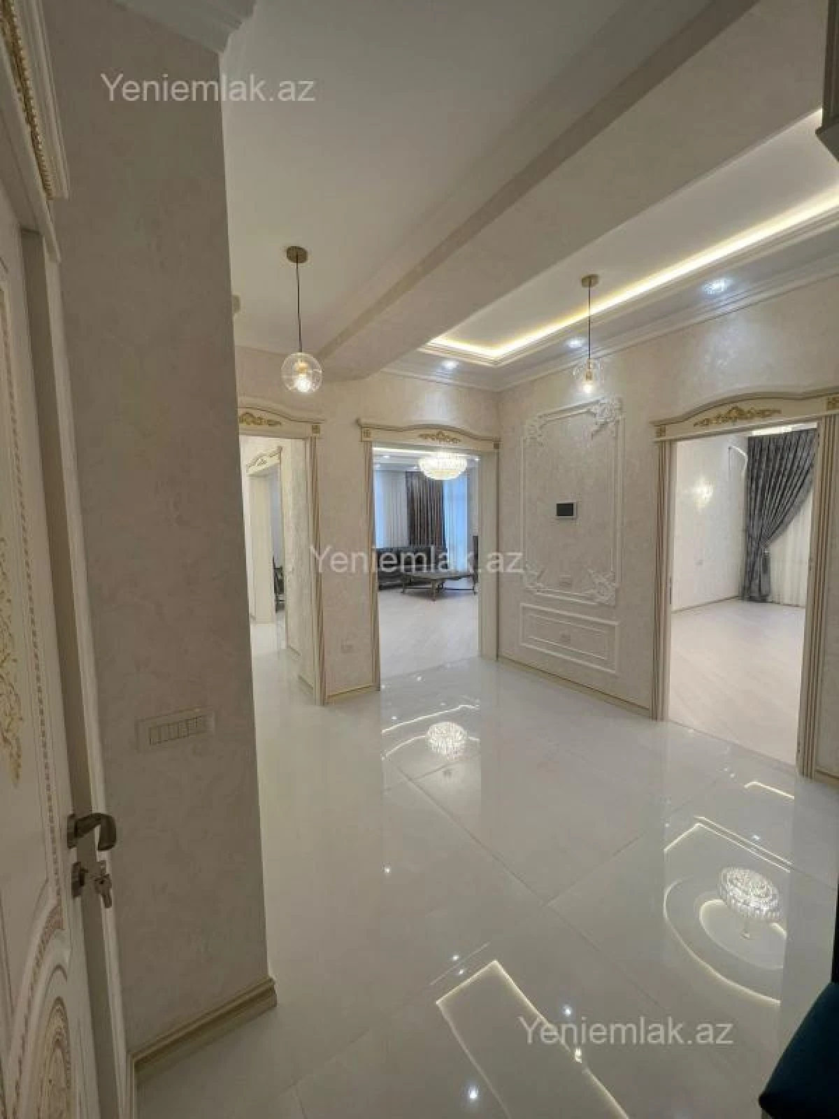 Satılır 3 otaqlı yeni tikili 135 m²