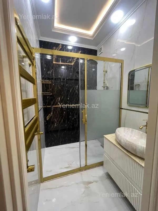 Satılır 3 otaqlı yeni tikili 135 m²