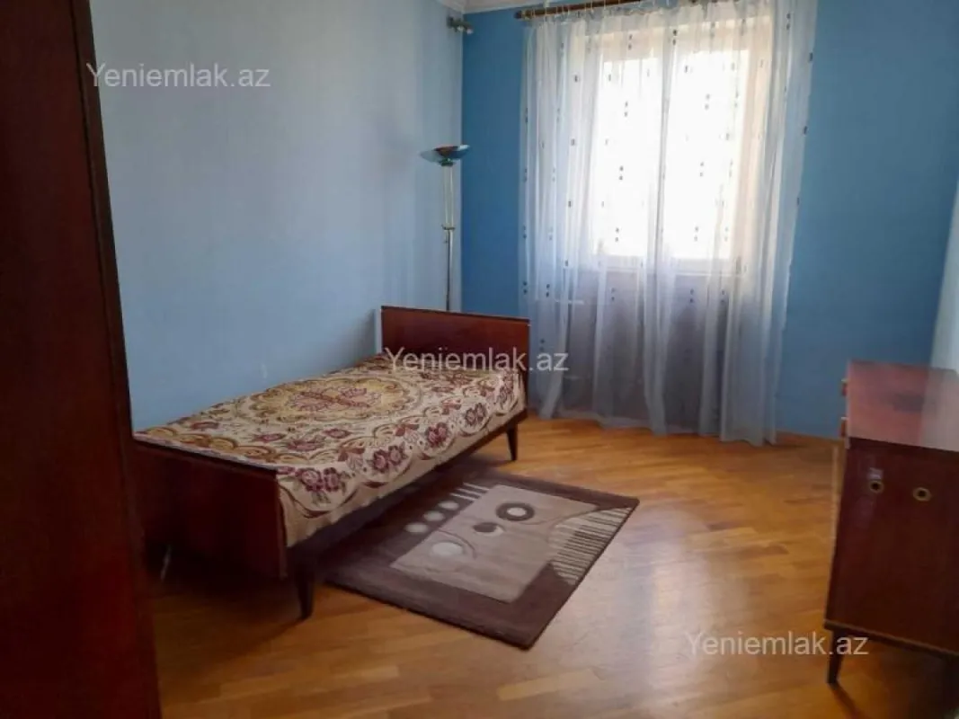 Satılır 3 otaqlı köhnə tikili 80 m²