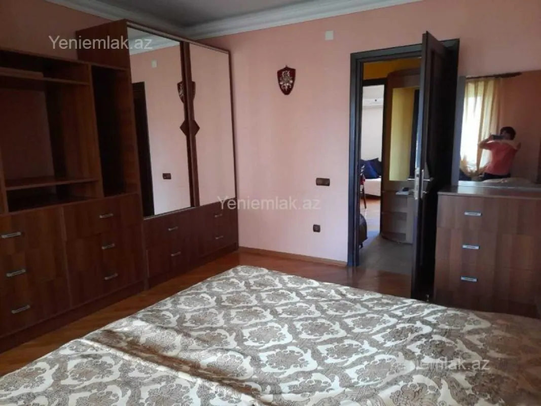 Satılır 3 otaqlı köhnə tikili 80 m²