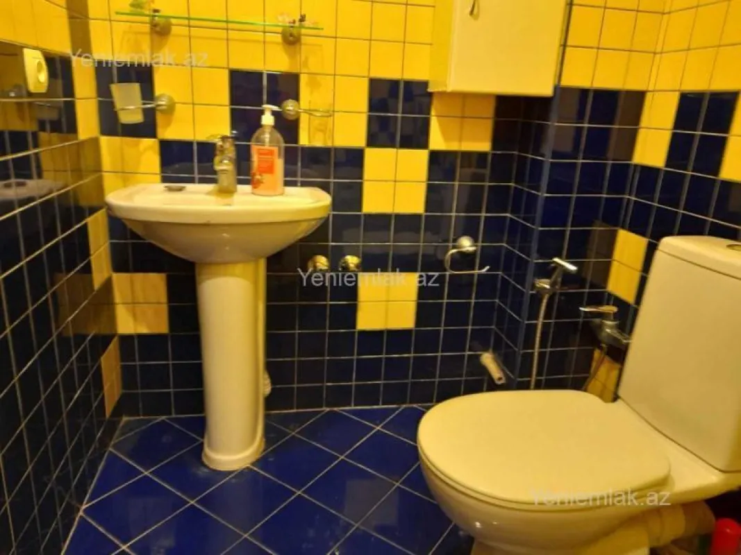 Satılır 3 otaqlı köhnə tikili 80 m²