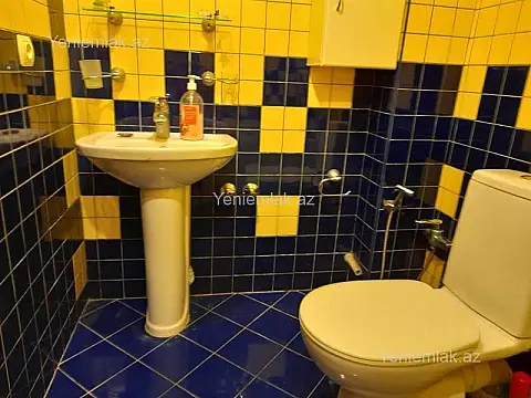 Satılır 3 otaqlı köhnə tikili 80 m²