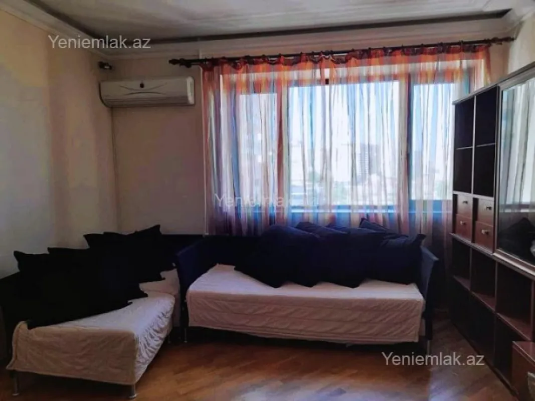 Satılır 3 otaqlı köhnə tikili 70 m²