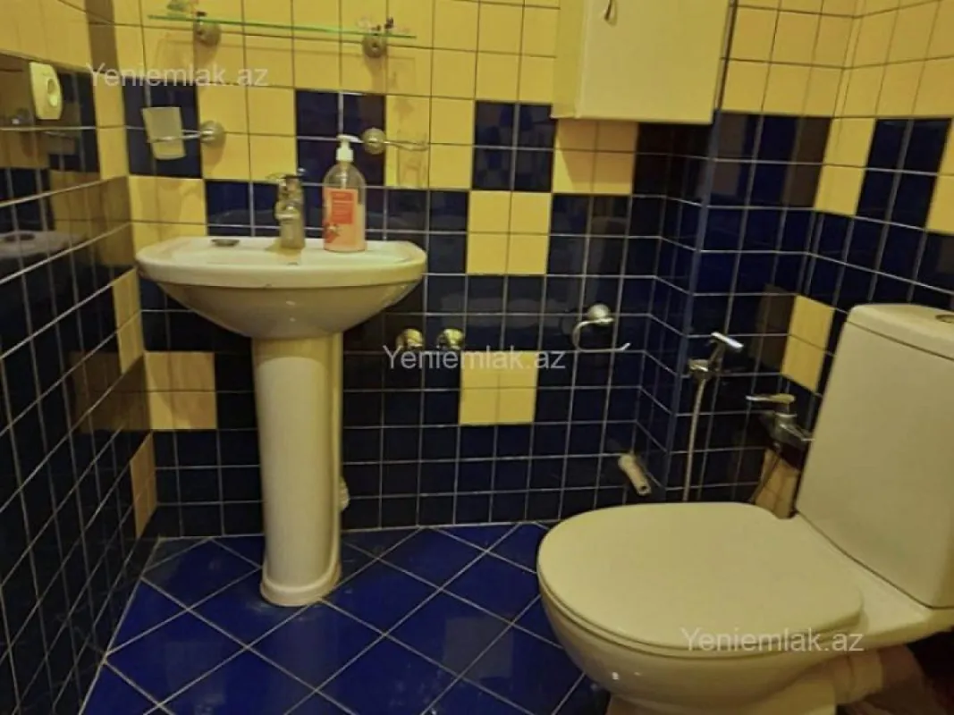 Satılır 3 otaqlı köhnə tikili 70 m²