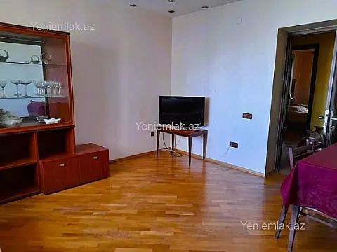 Satılır 3 otaqlı köhnə tikili 70 m²