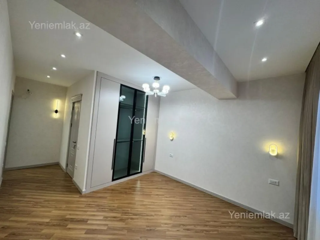 Satılır 3 otaqlı yeni tikili 130 m²