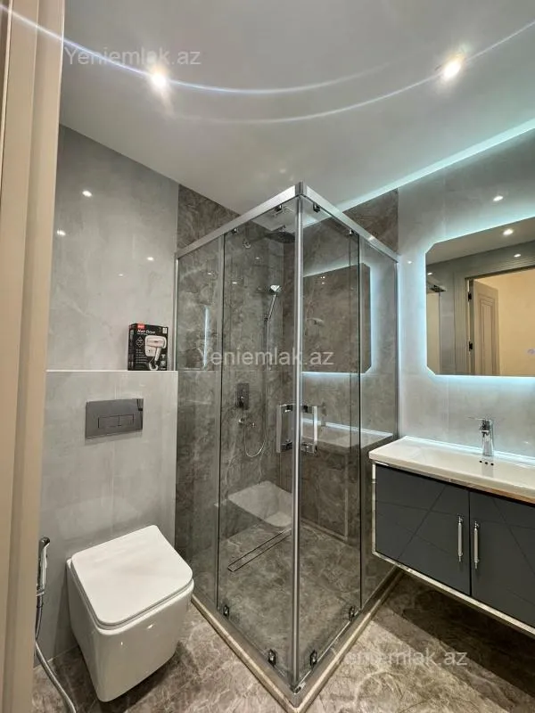 Satılır 3 otaqlı yeni tikili 130 m²