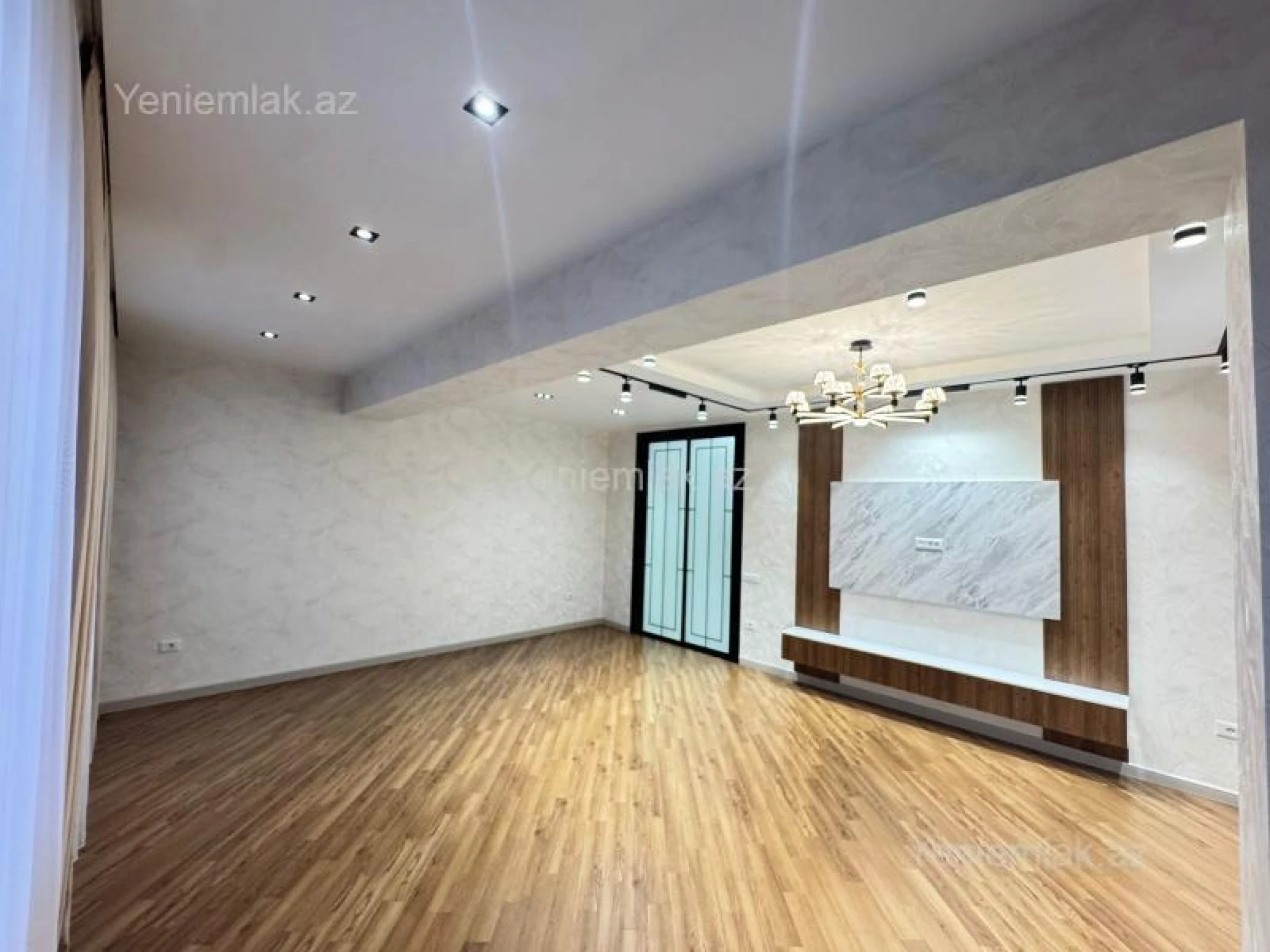 Satılır 3 otaqlı yeni tikili 130 m²