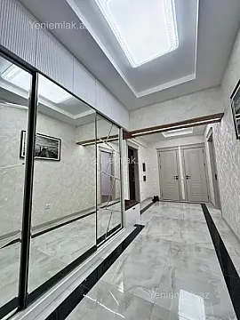 Satılır 3 otaqlı yeni tikili 130 m²