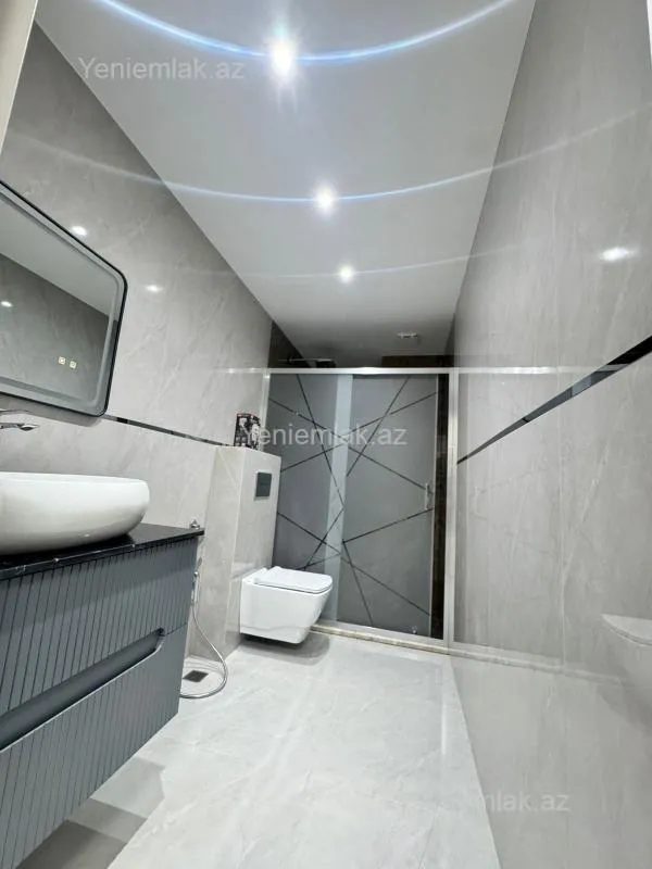 Satılır 3 otaqlı yeni tikili 130 m²