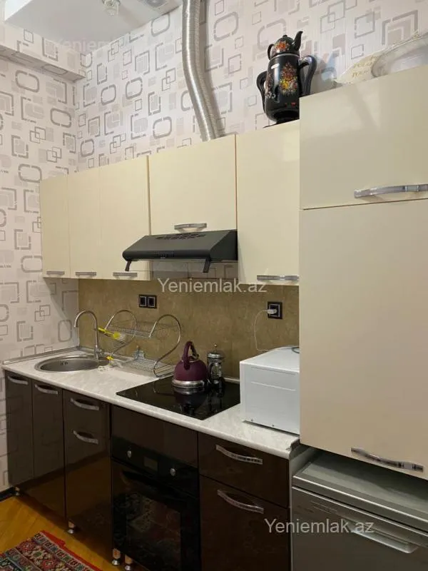 Satılır 3 otaqlı yeni tikili 75 m²