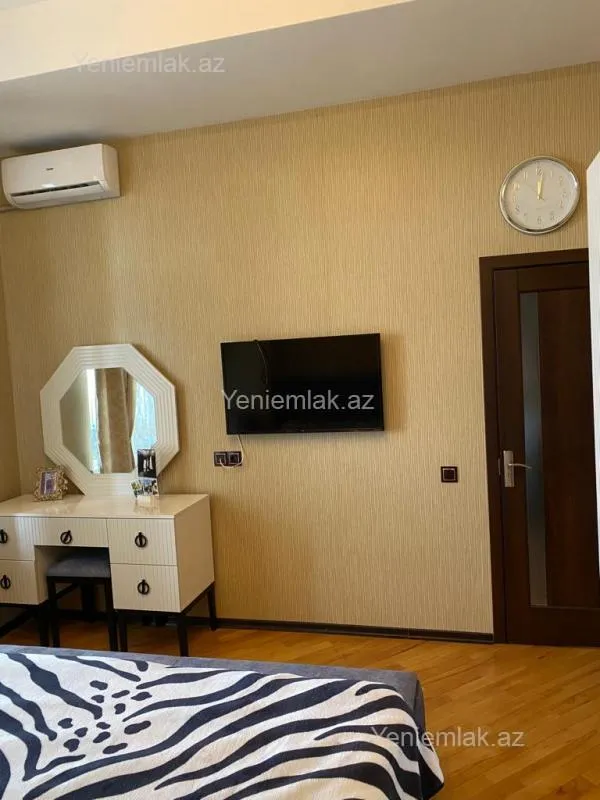 Satılır 3 otaqlı yeni tikili 75 m²