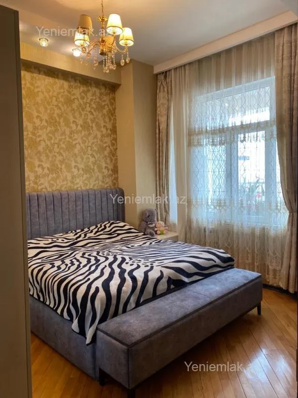 Satılır 3 otaqlı yeni tikili 75 m²
