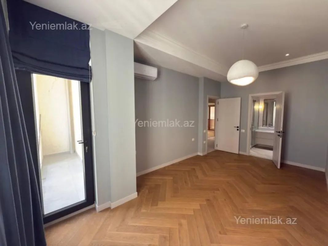 Satılır 3 otaqlı yeni tikili 135 m²