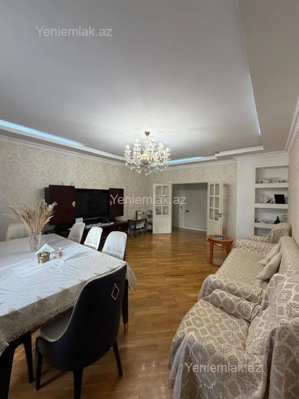 Satılır 3 otaqlı yeni tikili 135 m²