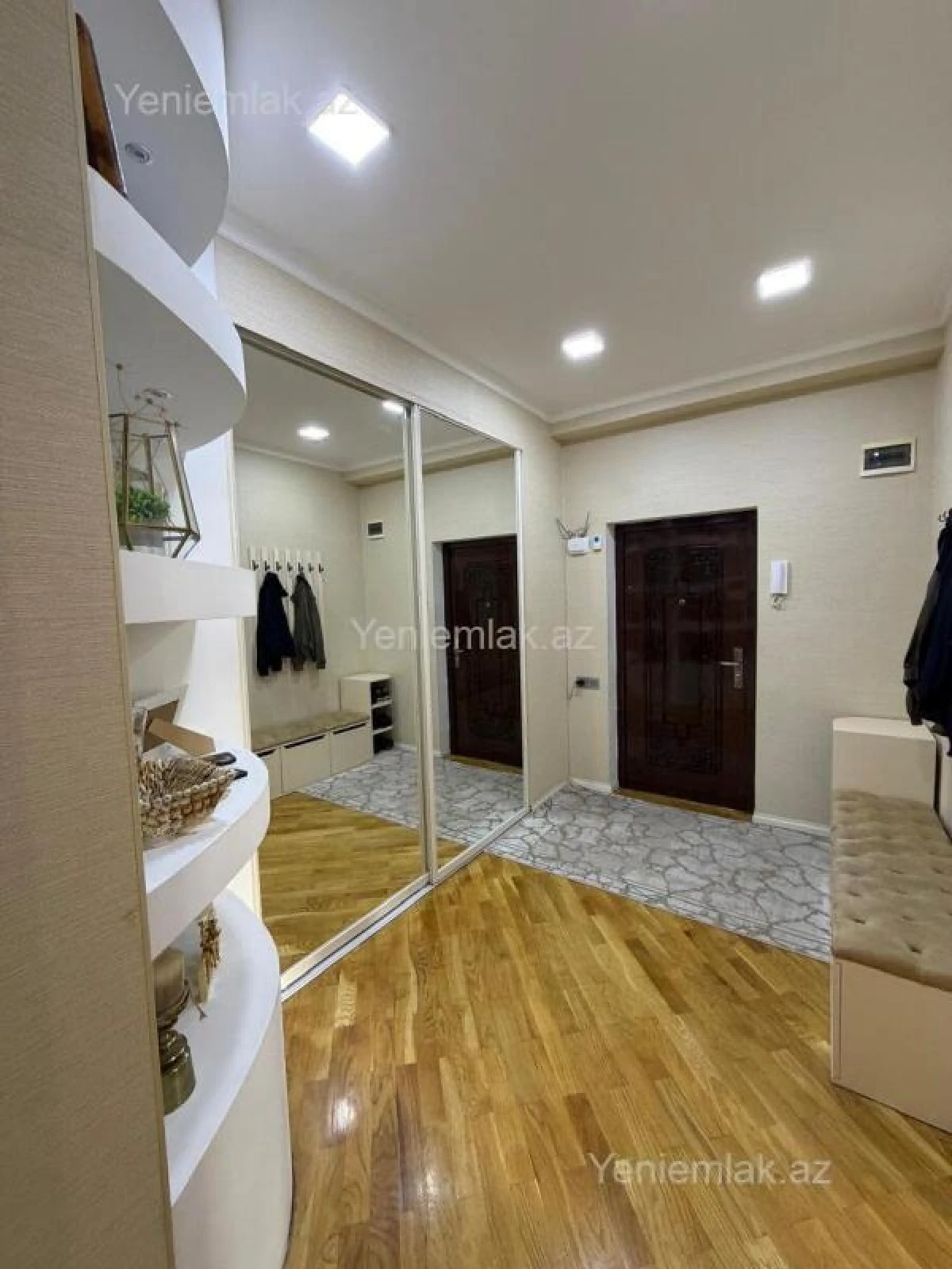 Satılır 3 otaqlı yeni tikili 135 m²