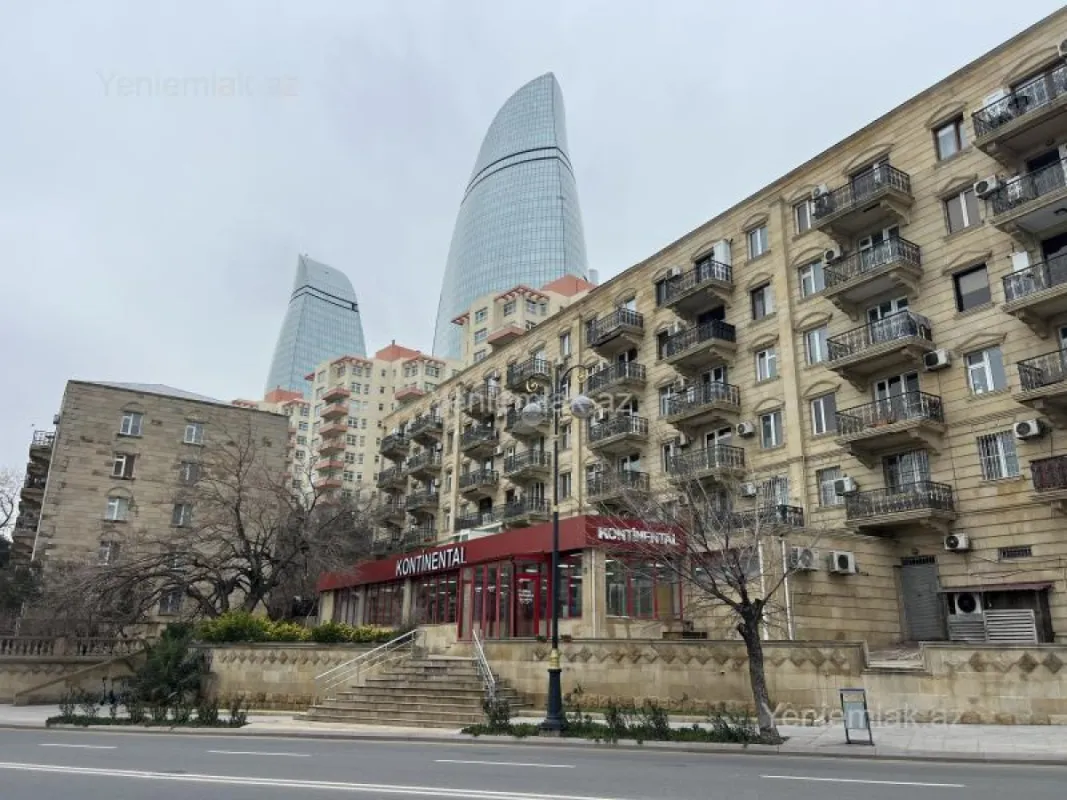 Satılır 2 otaqlı köhnə tikili 55 m²