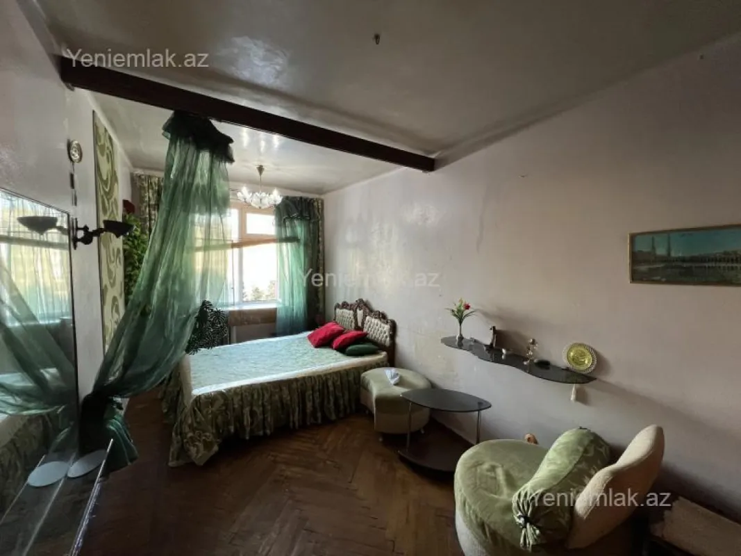 Satılır 2 otaqlı köhnə tikili 55 m²