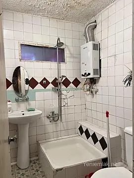 Satılır 2 otaqlı köhnə tikili 55 m²
