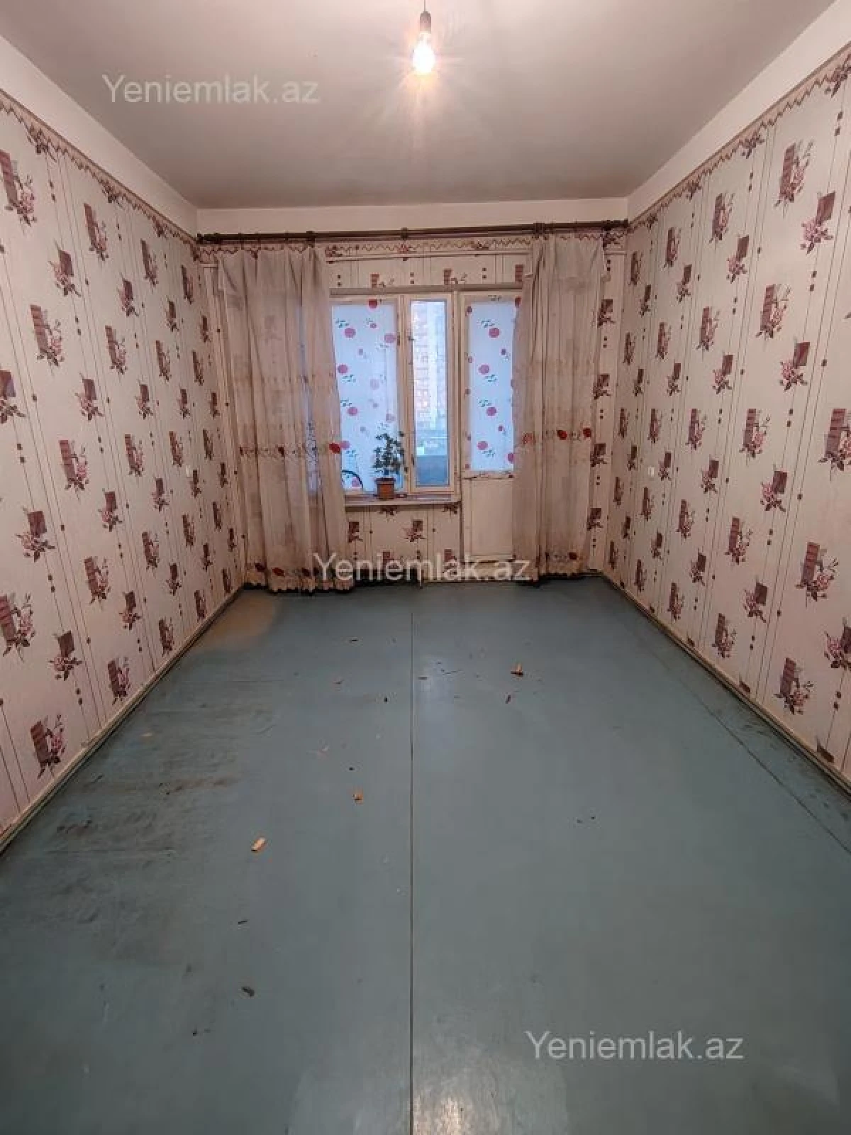 Satılır 4 otaqlı köhnə tikili 84 m²