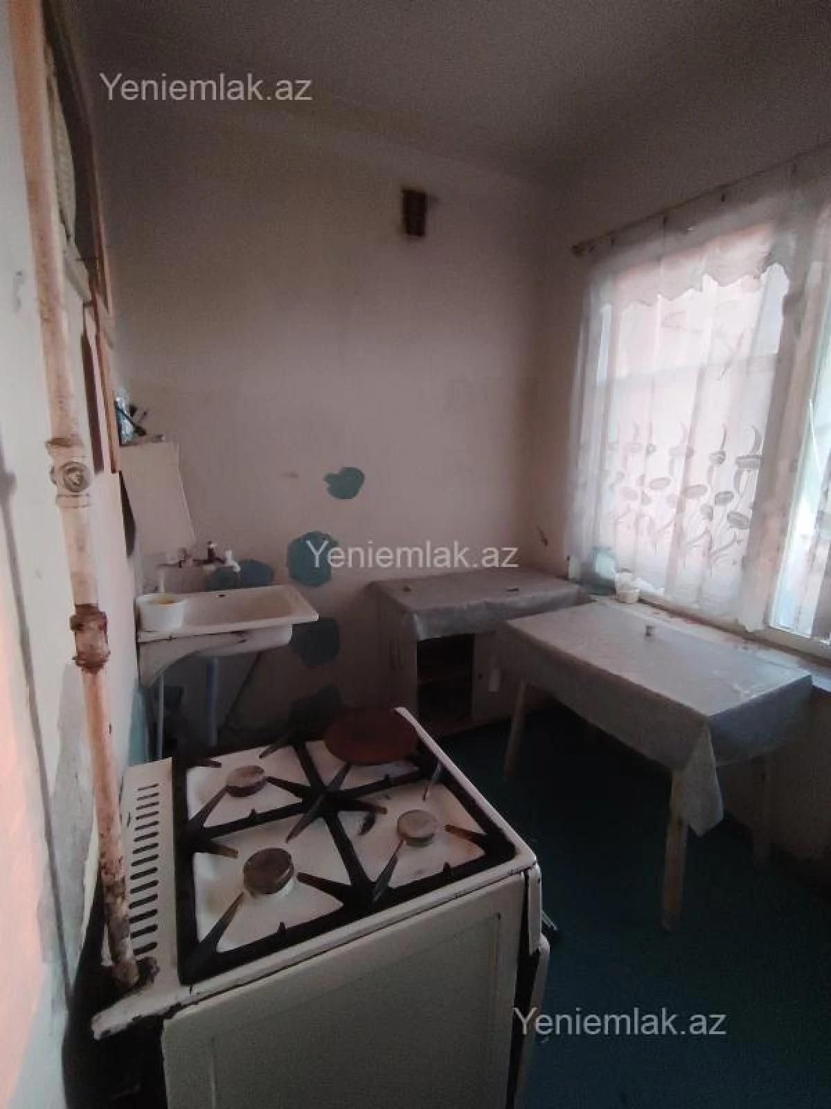 Satılır 4 otaqlı köhnə tikili 84 m²