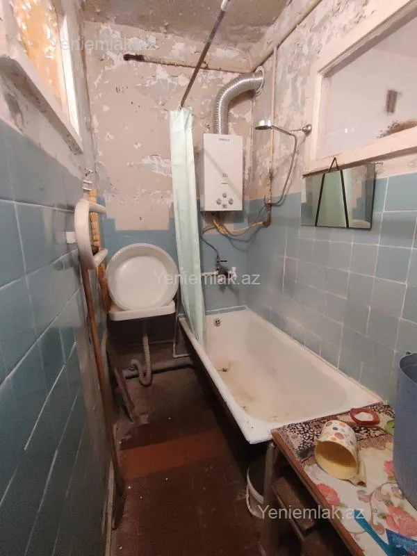 Satılır 4 otaqlı köhnə tikili 84 m²