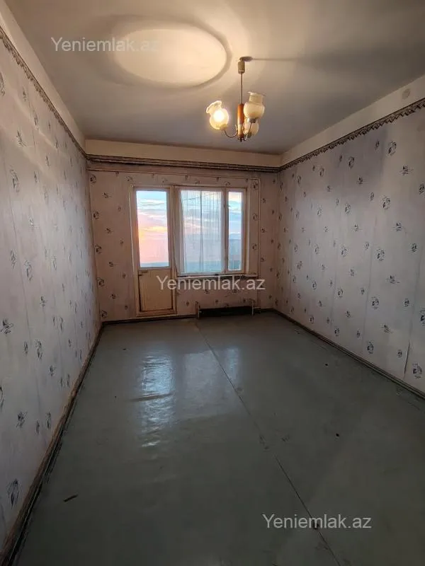 Satılır 4 otaqlı köhnə tikili 84 m²