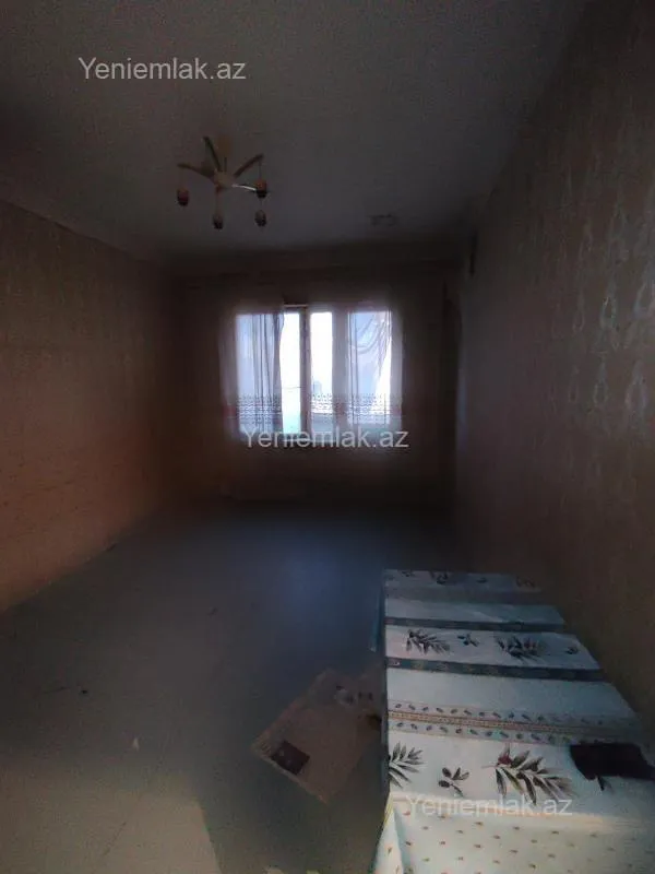 Satılır 4 otaqlı köhnə tikili 84 m²