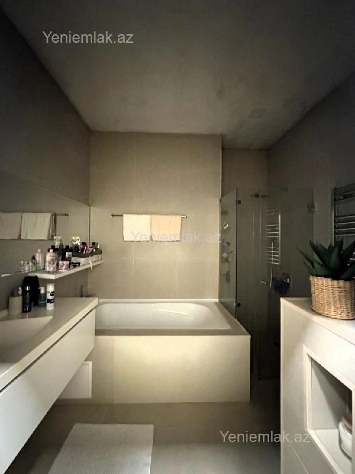 Satılır 4 otaqlı yeni tikili 200 m²