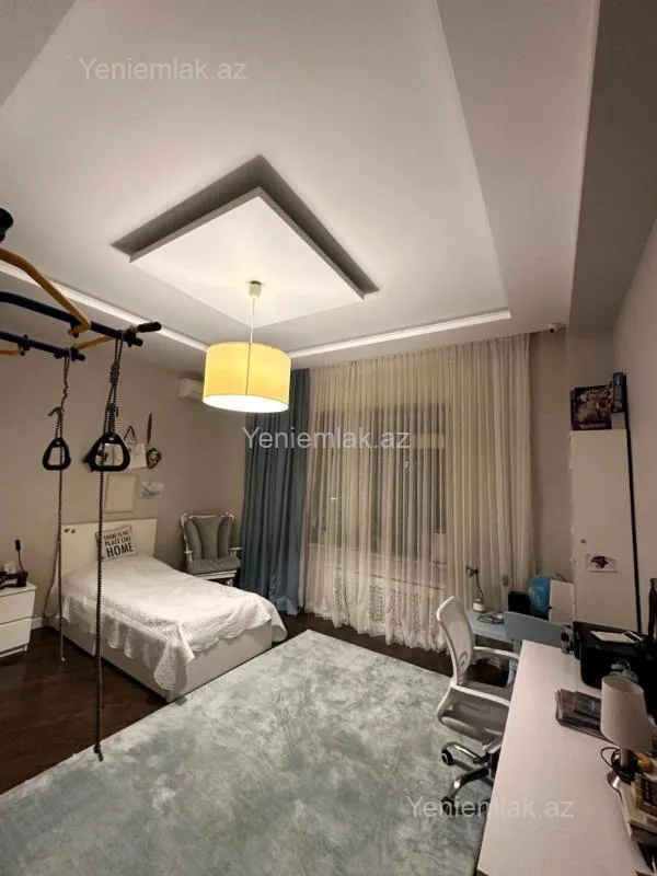 Satılır 4 otaqlı yeni tikili 200 m²