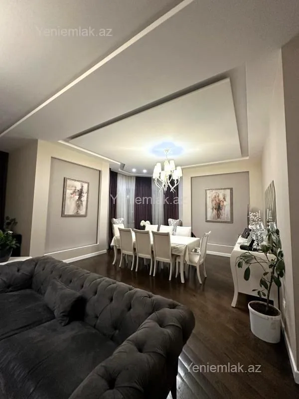 Satılır 4 otaqlı yeni tikili 200 m²