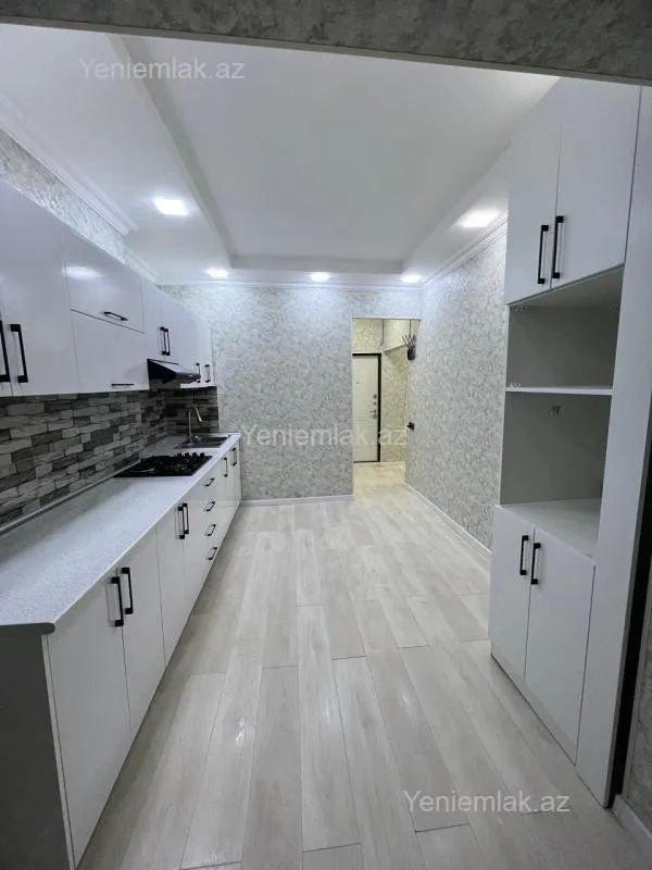 Satılır 3 otaqlı köhnə tikili 70 m²