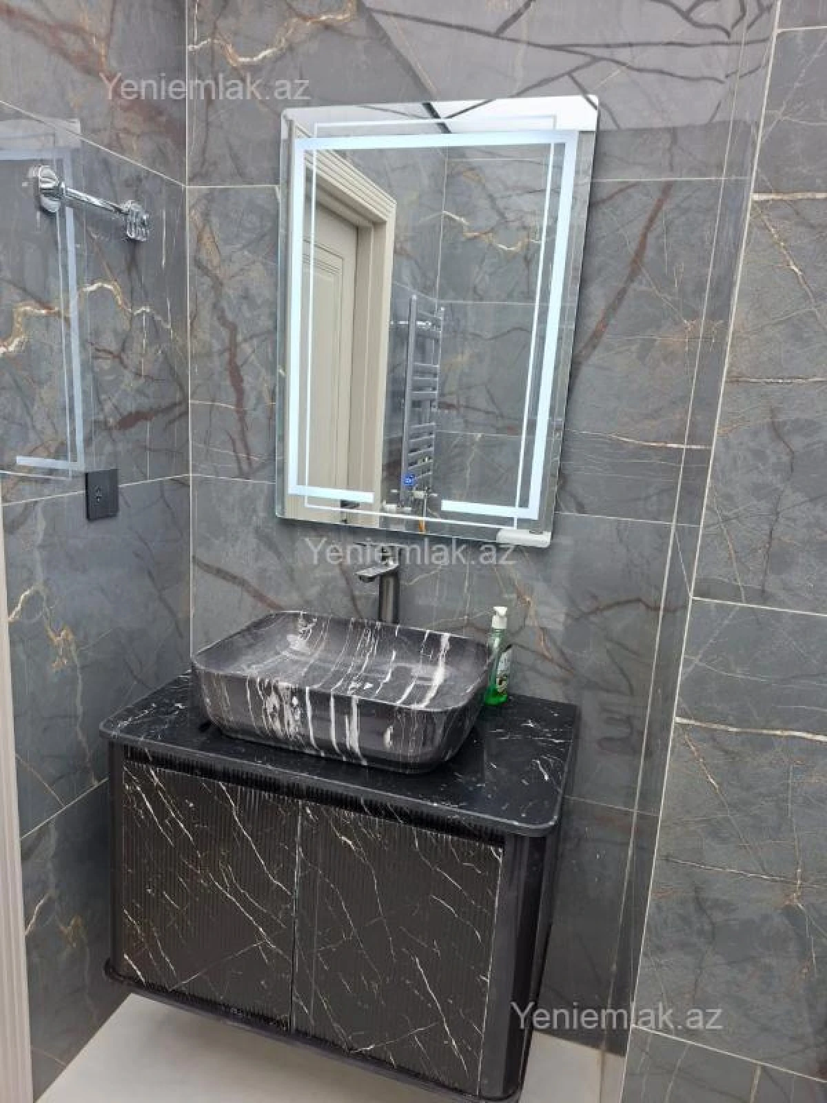 Satılır 3 otaqlı yeni tikili 74 m²