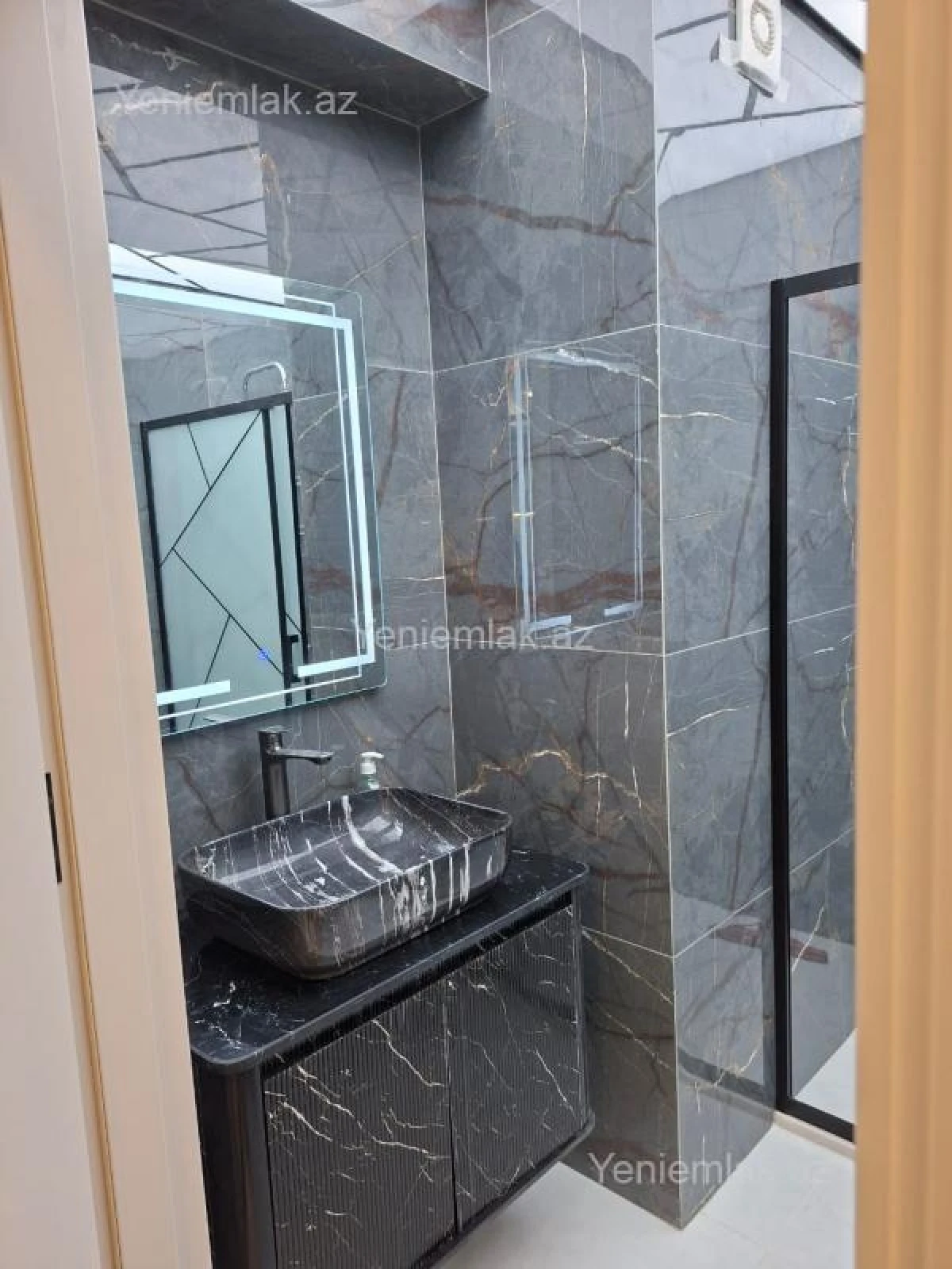 Satılır 3 otaqlı yeni tikili 74 m²