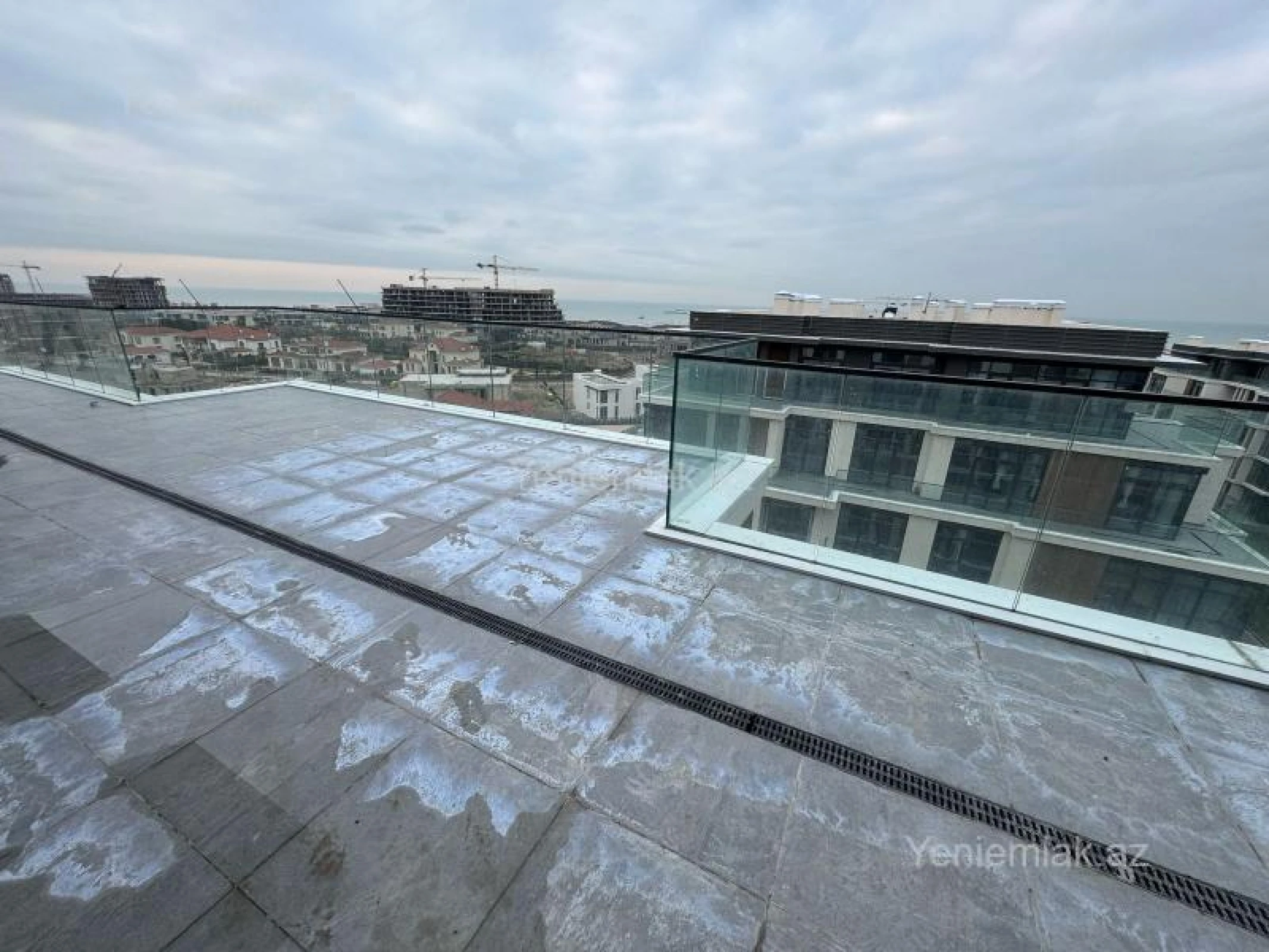 Satılır 4 otaqlı yeni tikili 208 m²