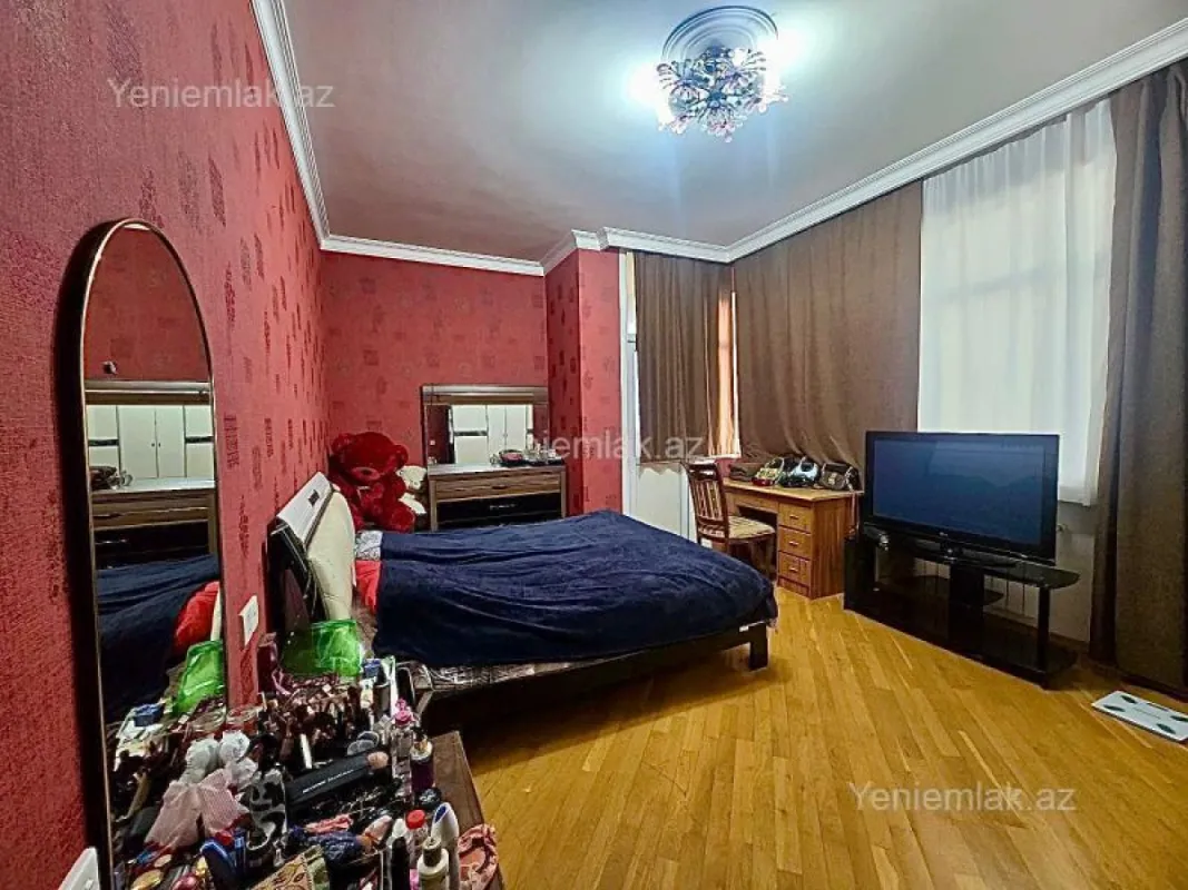 Satılır 3 otaqlı yeni tikili 132 m²