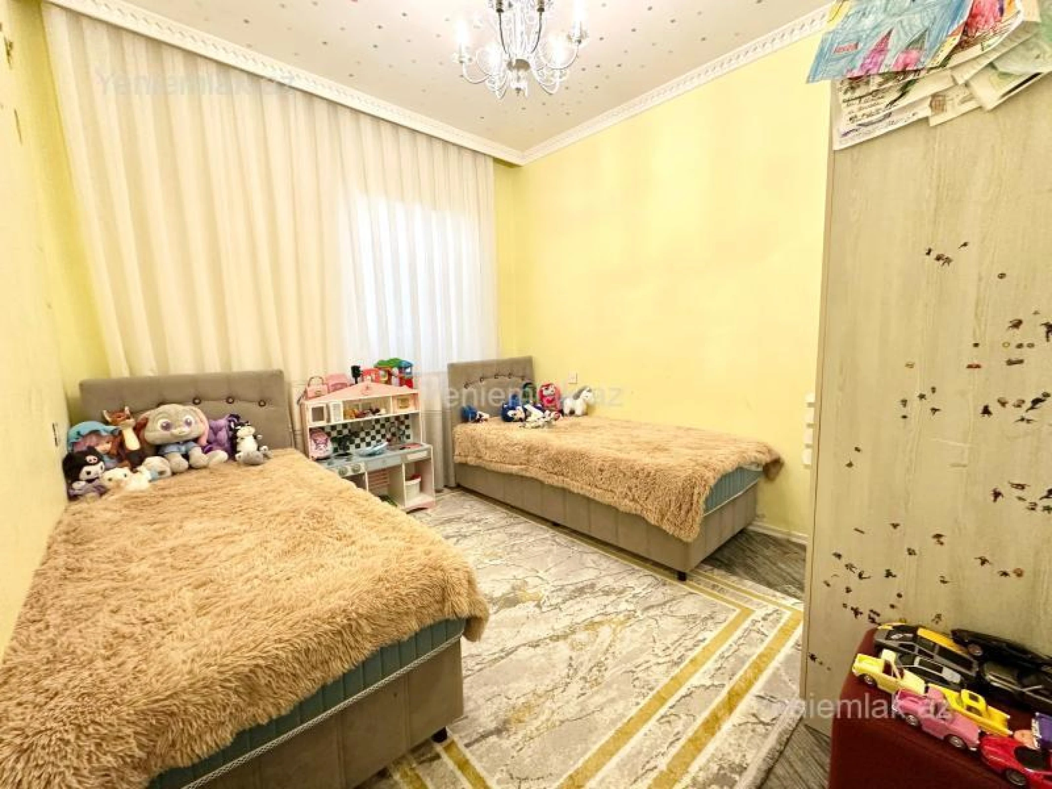 Satılır 6 otaqlı həyət evi 240 m²